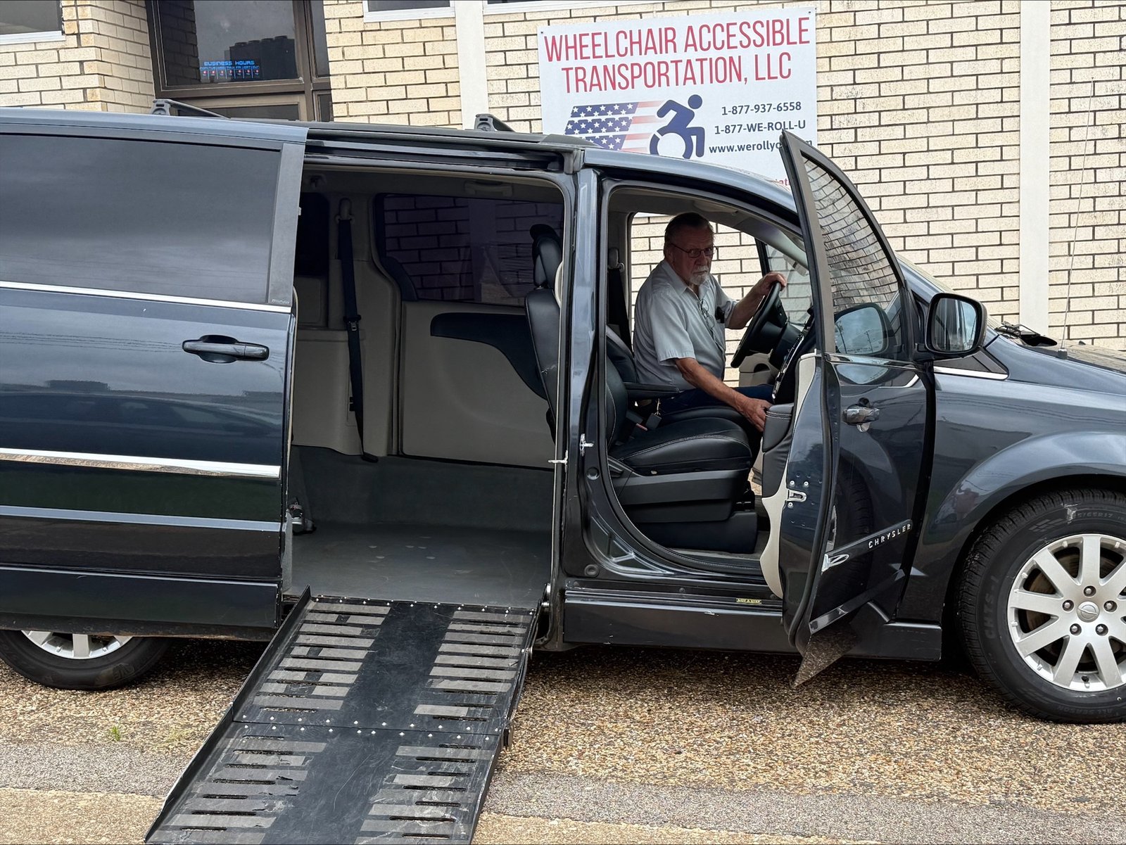 Wheelchair Accessible Van 6960 Ramp Deploed View